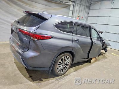 Trzecie zdjęcie samochodu z tyłu: 2021 TOYOTA HIGHLANDER HYBRID PLATINUM VIN:5TDEBRCH7MS050712 - miniatura