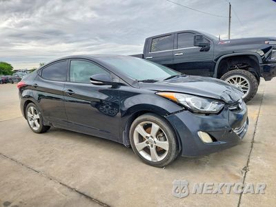 Czwarte zdjęcie samochodu z boku: 2013 HYUNDAI ELANTRA LIMITED VIN:5NPDH4AE5DH272953 - miniatura
