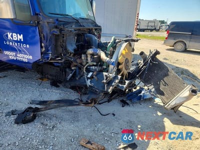 Zdjęcie 9 z 10 samochodu: 2017 VOLVO VN VNL - SEMI TRUCK VIN:4V4NC9EHXHN967055 - miniatura