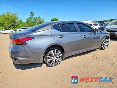 Trzecie zdjęcie samochodu z tyłu: 2019 NISSAN ALTIMA SR VIN:1N4BL4CW2KN320536 - miniatura