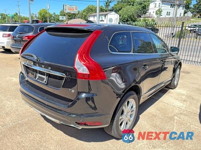 Czwarte zdjęcie samochodu z boku: 2016 VOLVO XC60 T5 PREMIER VIN:YV440MDK8G2853679 - miniatura
