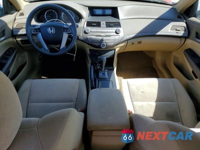 Zdjęcie 8 z 12 samochodu: 2009 HONDA ACCORD LX VIN:1HGCP26379A133157 - miniatura
