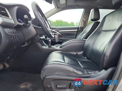 Zdjęcie 7 z 14 samochodu: 2015 TOYOTA HIGHLANDER XLE VIN:5TDJKRFH2FS198506 - miniatura
