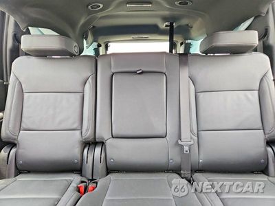 Zdjęcie 10 z 14 samochodu: 2026 CHEVROLET SUBURAN VIN:1GNS5CKD6TR145160 - miniatura