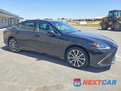 Czwarte zdjęcie samochodu z boku: 2020 LEXUS ES 300H VIN:58AD21B19LU011314 - miniatura