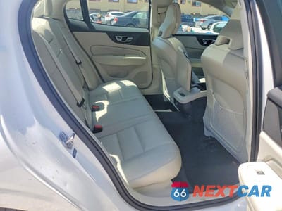 Zdjęcie 10 z 12 samochodu: 2020 VOLVO S60 T5 MOMENTUM VIN:7JR102FK4LG043875 - miniatura