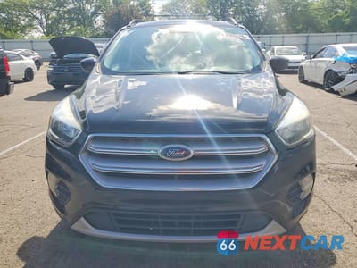 Piąte zdjęcie samochodu w środku: 2018 FORD ESCAPE SE VIN:1FMCU9GD6JUA58909 - miniatura