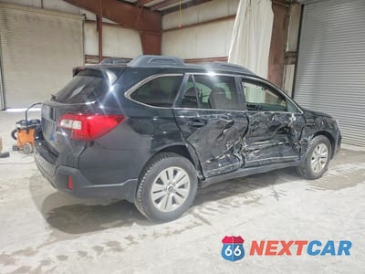Trzecie zdjęcie samochodu z tyłu: 2018 SUBARU OUTBACK 2.5I PREMIUM VIN:4S4BSACC8J3217712 - miniatura