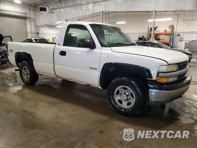 Czwarte zdjęcie samochodu z boku: 2002 CHEVROLET SILVERADO 1500 CLASS VIN:1GCEK14VX2Z287521 - miniatura
