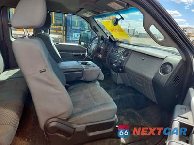 Piąte zdjęcie samochodu w środku: 2013 FORD F350 SUPER DUTY VIN:1FD8X3G6XDEB46596 - miniatura