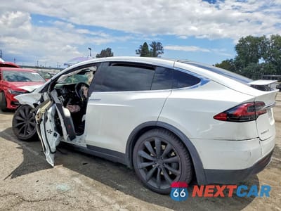 Drugie zdjęcie samochodu z przodu: 2018 TESLA MODEL X VIN:5YJXCBE26JF137362 - miniatura