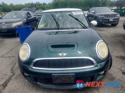 Piąte zdjęcie samochodu w środku: 2009 MINI COOPER S VIN:WMWMF73529TW87510 - miniatura