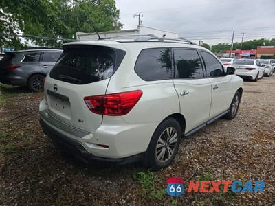 Czwarte zdjęcie samochodu z boku: 2018 NISSAN PATHFINDER SV VIN:5N1DR2MN7JC673968 - miniatura