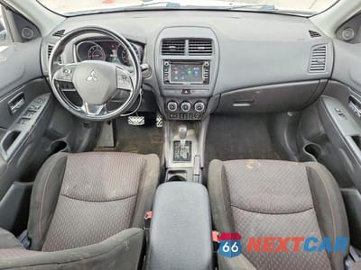 Zdjęcie 8 z 12 samochodu: 2018 MITSUBISHI OUTLANDER SPORT ES VIN:JA4AP3AU8JU004997 - miniatura
