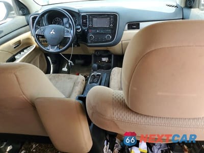 Zdjęcie 8 z 13 samochodu: 2016 MITSUBISHI OUTLANDER SE VIN:JA4AD3A35GZ004354 - miniatura