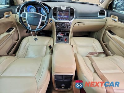 Zdjęcie 8 z 12 samochodu: 2012 CHRYSLER 300 LIMITED VIN:2C3CCACG6CH204096 - miniatura