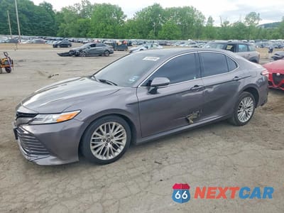 2019 TOYOTA CAMRY XLE 4T1B11HK6KU296764 - główne zdjęcie licytacji z USA - miniatura