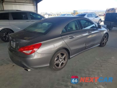 Trzecie zdjęcie samochodu z tyłu: 2014 MERCEDES-BENZ CLA 250 VIN:WDDSJ4EB5EN056619 - miniatura
