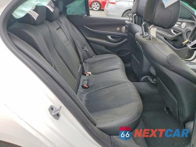 Zdjęcie 10 z 12 samochodu: 2019 MERCEDES-BENZ E 300 VIN:WDDZF4JB8KA506501 - miniatura
