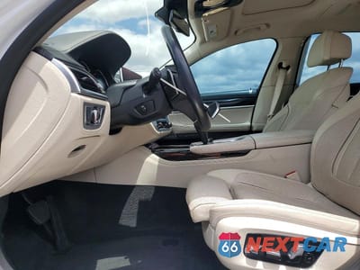 Zdjęcie 7 z 12 samochodu: 2019 BMW 740 I VIN:WBA7E2C54KB218532 - miniatura