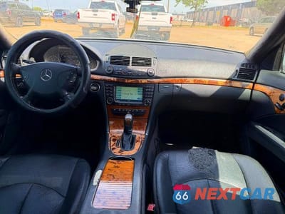 Zdjęcie 9 z 10 samochodu: 2006 MERCEDES-BENZ E 350 VIN:WDBUF56J56A948487 - miniatura