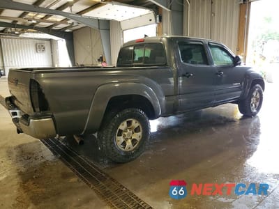 Trzecie zdjęcie samochodu z tyłu: 2015 TOYOTA TACOMA DOUBLE CAB LONG BED VIN:3TMMU4FN1FM084383 - miniatura