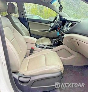 Piąte zdjęcie samochodu w środku: 2018 HYUNDAI TUCSON SEL VIN:KM8J3CA41JU714885 - miniatura