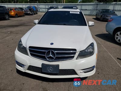 Piąte zdjęcie samochodu w środku: 2014 MERCEDES-BENZ C VIN:WDDGF4HB9ER317603 - miniatura