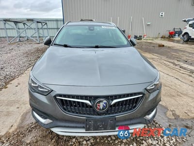 Piąte zdjęcie samochodu w środku: 2018 BUICK REGAL TOURX ESSENCE VIN:W04GV8SX5J1168974 - miniatura