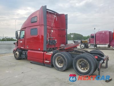 Trzecie zdjęcie samochodu z tyłu: 2023 VOLVO VNL SEMI TRUCK VIN:4V4NC9EHXPN608898 - miniatura