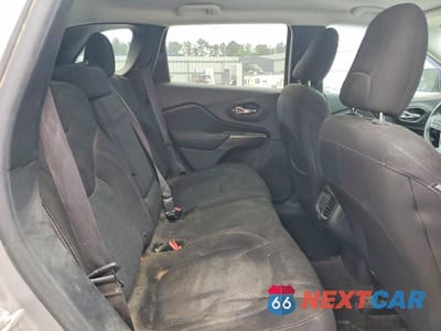 Zdjęcie 11 z 13 samochodu: 2019 JEEP CHEROKEE LATITUDE VIN:1C4PJLCB4KD223308 - miniatura