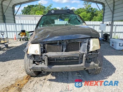 Piąte zdjęcie samochodu w środku: 2015 NISSAN XTERRA PRO-4X VIN:5N1AN0NW9FN653825 - miniatura