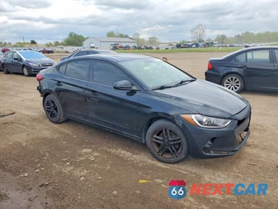 Czwarte zdjęcie samochodu z boku: 2018 HYUNDAI ELANTRA SEL VIN:5NPD84LF4JH231005 - miniatura