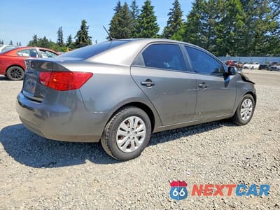 Trzecie zdjęcie samochodu z tyłu: 2013 KIA FORTE EX VIN:KNAFU4A23D5730867 - miniatura