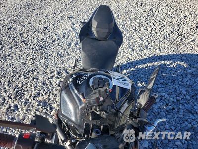 Piąte zdjęcie samochodu w środku: 2024 KAWASAKI ZR900 F VIN:ML5ZRDF15RDA67605 - miniatura