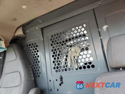 Zdjęcie 10 z 13 samochodu: 2021 CHEVROLET EXPRESS G2500 VIN:1GCWGAFPXM1266450 - miniatura