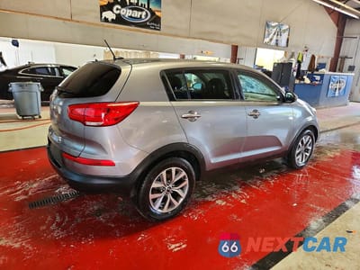 Trzecie zdjęcie samochodu z tyłu: 2016 KIA SPORTAGE LX VIN:KNDPB3AC7G7823741 - miniatura