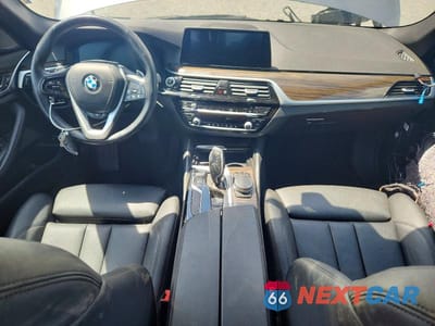 Zdjęcie 8 z 13 samochodu: 2020 BMW 530 XI VIN:WBAJR7C01LCE57661 - miniatura