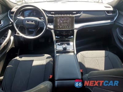 Zdjęcie 8 z 13 samochodu: 2025 JEEP GRAND CHEROKEE LAREDO VIN:1C4RJHAG4SC354734 - miniatura