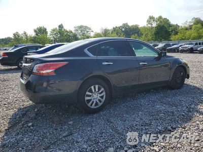 Trzecie zdjęcie samochodu z tyłu: 2015 NISSAN ALTIMA 2.5 S VIN:1N4AL3AP7FN867745 - miniatura