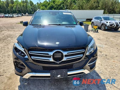 Piąte zdjęcie samochodu w środku: 2017 MERCEDES-BENZ GLE 350 4MATIC VIN:4JGDA5HBXHA841939 - miniatura