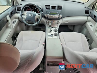 Zdjęcie 8 z 13 samochodu: 2009 TOYOTA HIGHLANDER BASE VIN:JTEES41AX92133179 - miniatura