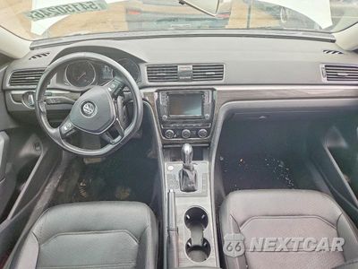 Zdjęcie 8 z 12 samochodu: 2018 VOLKSWAGEN PASSAT SE VIN:1VWBA7A39JC021983 - miniatura