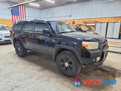 Czwarte zdjęcie samochodu z boku: 2010 TOYOTA 4RUNNER SR5 VIN:JTEBU5JR4A5030769 - miniatura
