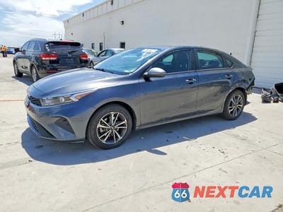2023 KIA FORTE LXS 3KPF24AD1PE590675 - główne zdjęcie licytacji z USA - miniatura