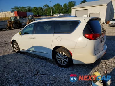 Drugie zdjęcie samochodu z przodu: 2019 CHRYSLER PACIFICA TOURING L VIN:2C4RC1BG9KR597298 - miniatura