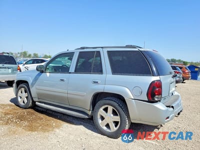 Drugie zdjęcie samochodu z przodu: 2008 CHEVROLET TRAILBLAZER LS VIN:1GNDT13S882232381 - miniatura