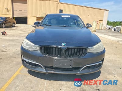 Piąte zdjęcie samochodu w środku: 2016 BMW 328 XIGT SULEV VIN:WBA8Z5C53GG500424 - miniatura