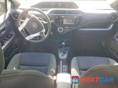 Zdjęcie 8 z 12 samochodu: 2016 TOYOTA PRIUS C TWO VIN:JTDKDTB36G1120881 - miniatura