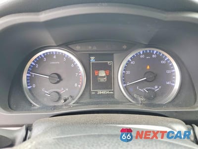 Zdjęcie 9 z 13 samochodu: 2019 TOYOTA HIGHLANDER LE VIN:5TDBZRFH7KS945222 - miniatura